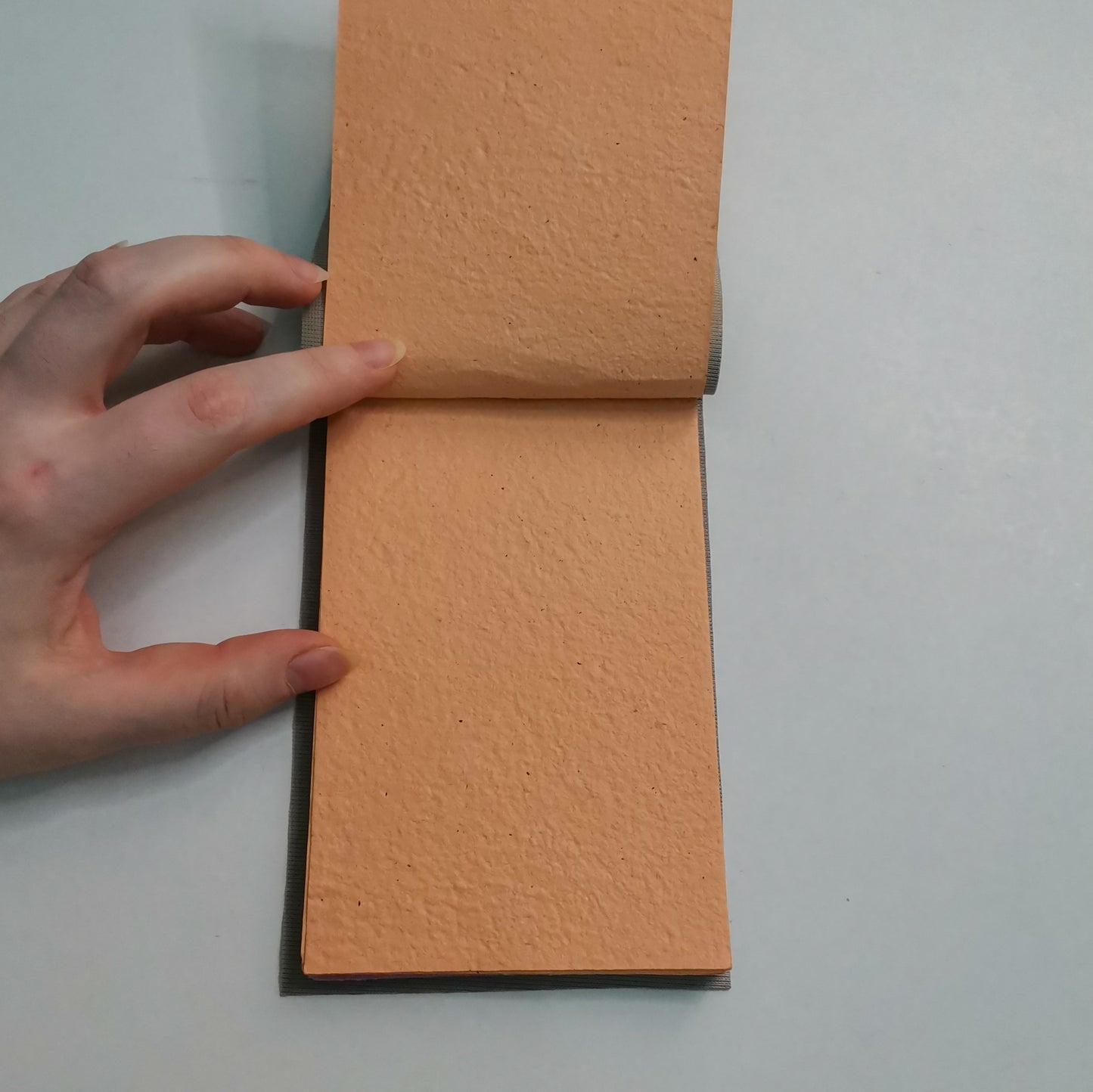 و من الشباك لرميلك حالي Notebook